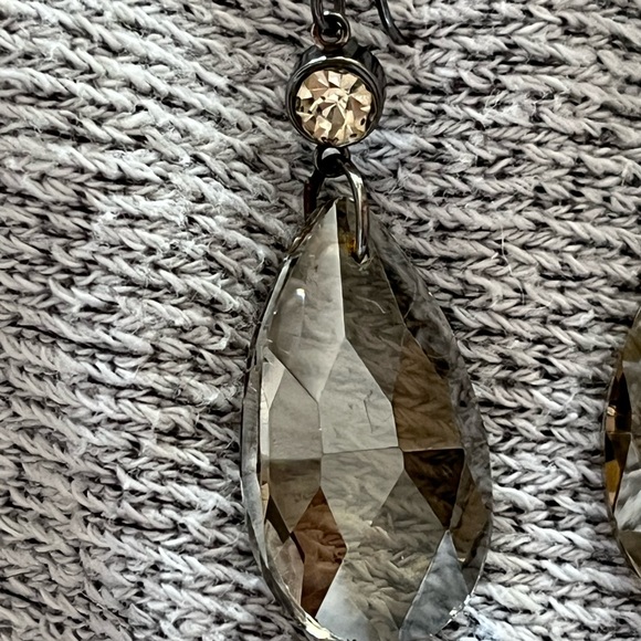 Elegant Silver Drop Earrings - Picture 4 of 6